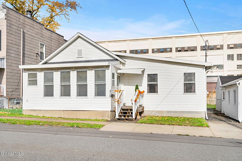 2nd image of 319 9th Street