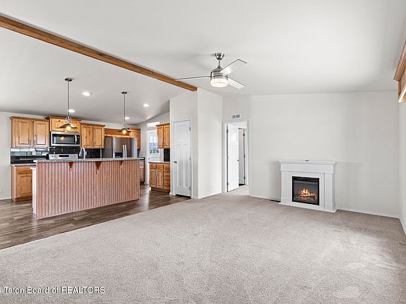3rd image of 4095 Mickelson St