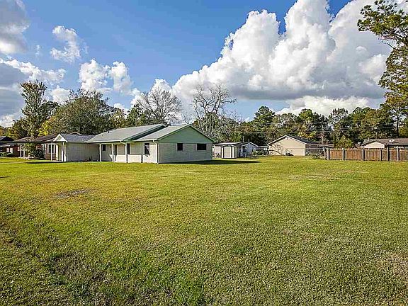 3rd image of 5395 Emerald Dr