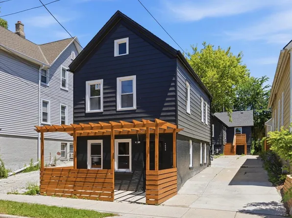 1850 N Warren AVENUE, Milwaukee, WI 53202