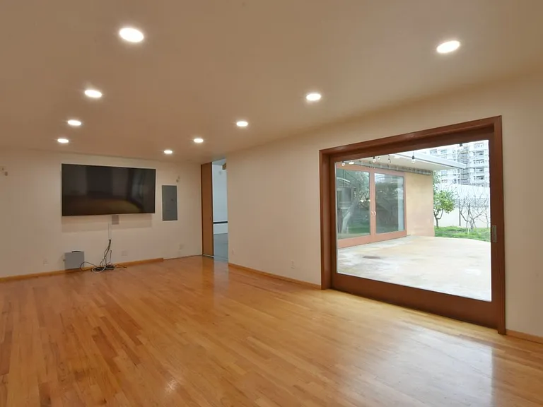 886 Bayleaf Ct — Photo 13