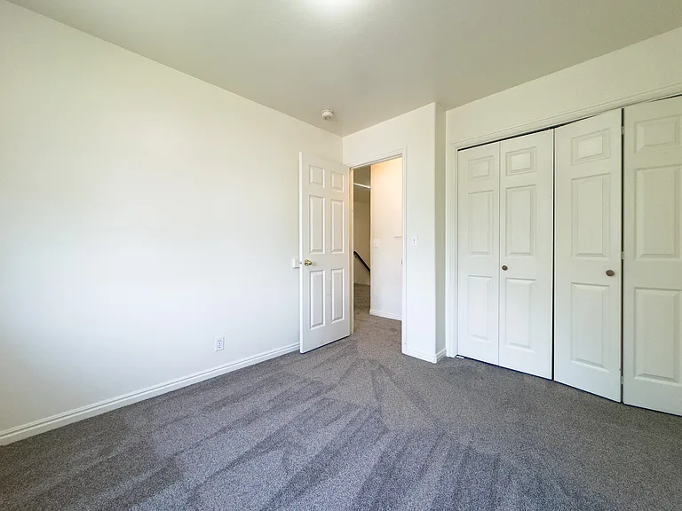 312 W 500 N — Photo 9
