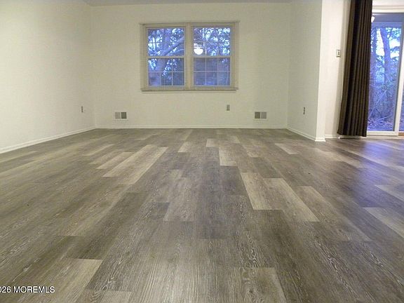 2nd image of 10 Whitecap Way