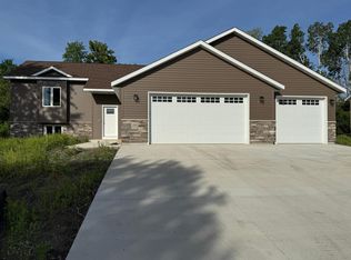 1360 Greenleaf Rd, Owatonna, MN 55060