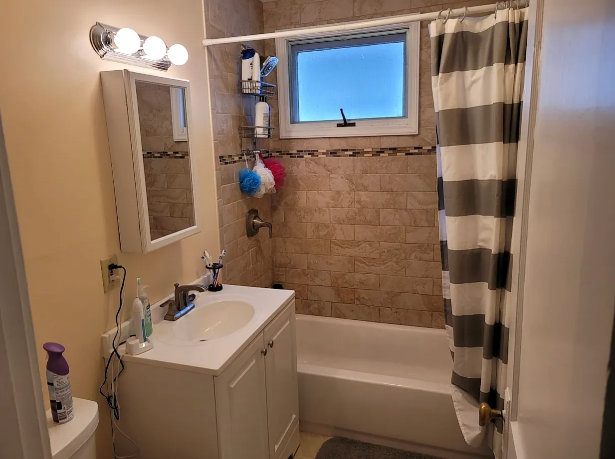 3 bed, 9999 sqft, $3,390 — Photo 2