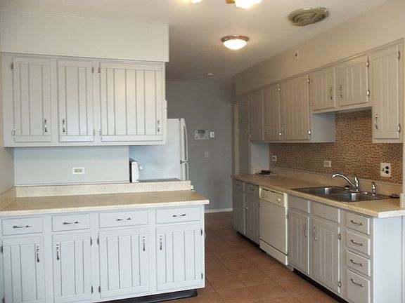 4th image of 11109 Highridge Ave
