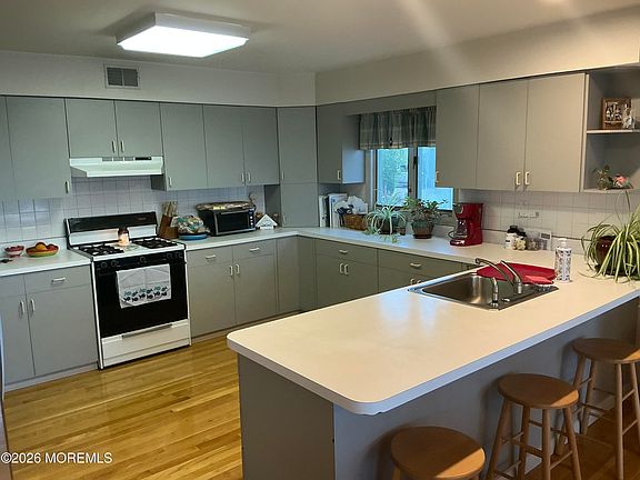 5th image of 1436 S Bayview Avenue