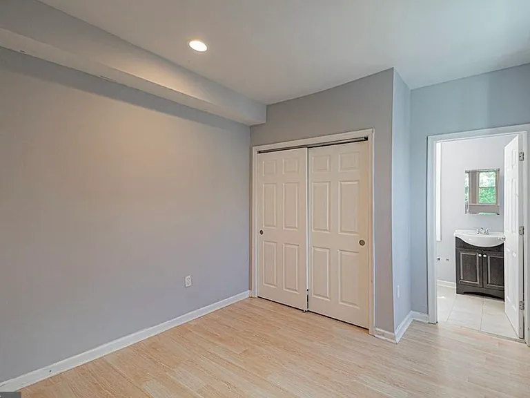5102 Larchwood Ave #3 — Photo 6