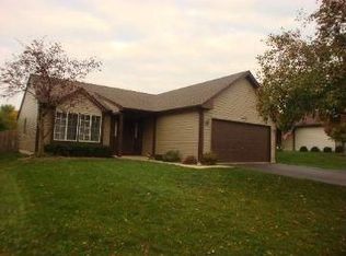 669 Packard Dr, Elgin, IL 60120