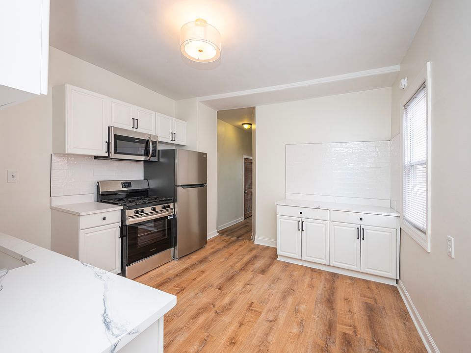 1st image of 1437 N Wicker Park Ave APT 2