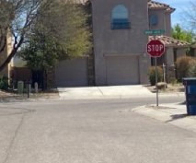 Exterior Neighborhood (street photo)