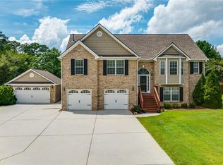 981 Golden Meadows Ln, Loganville, GA 30052
