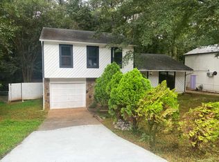 685 Old Manor Rd, Lilburn, GA 30047