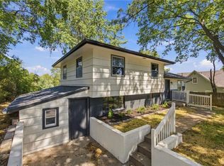 910 Olive St, Leavenworth, KS 66048