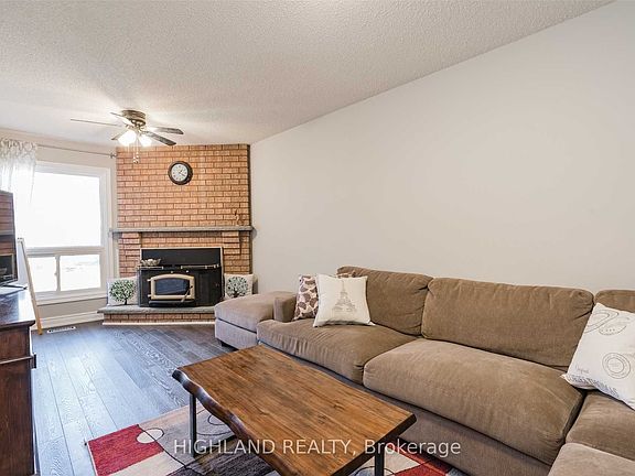 4th image of 2325 Credit Valley Rd