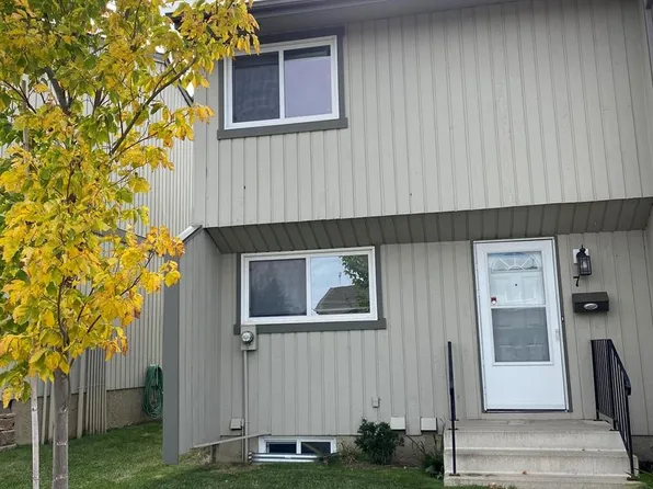 195 Manora Pl NE #7, Calgary, AB T2A 5J8