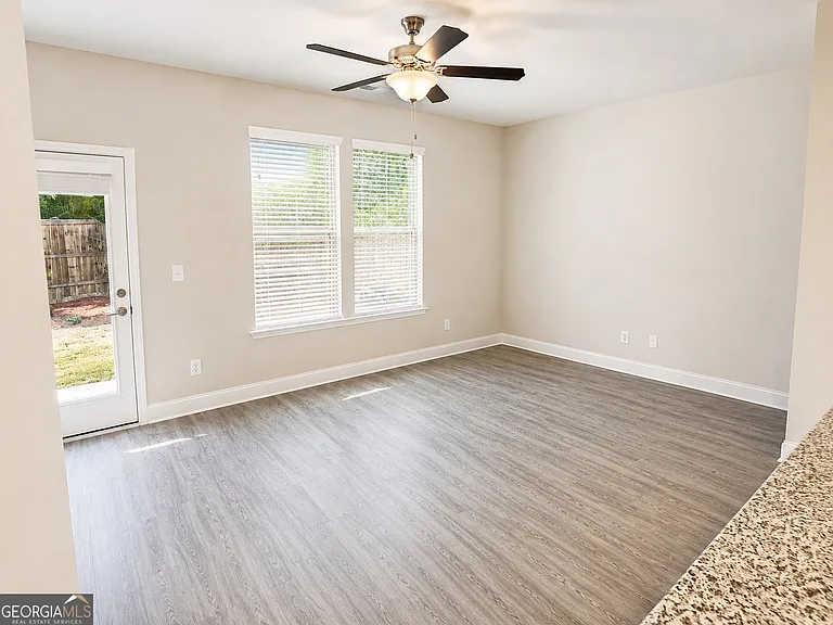 3457 Sumersbe Ct S — Photo 2