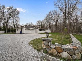 5 Dogwood Ln, Katonah, NY 10536
