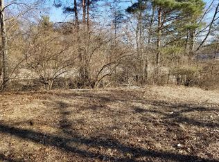 Toma Rd, Pinckney, MI 48169