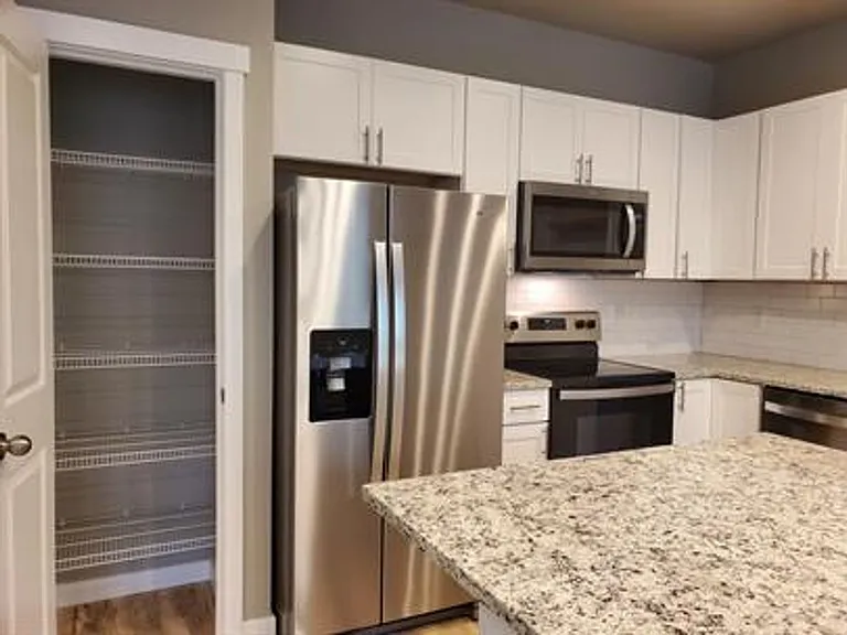 322 Bates St SW #B — Photo 7