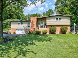 30 Woodward St, Mill Hall, PA 17751
