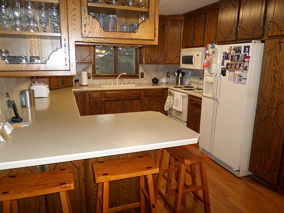 2nd image of 300 N Clarke St