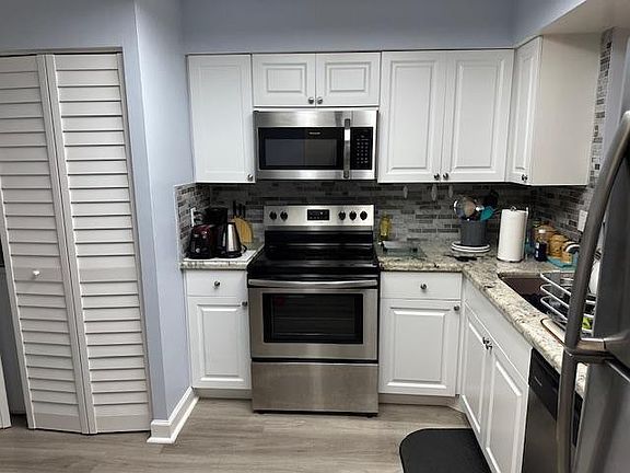 2nd image of 370 NW 76th Avenue #304