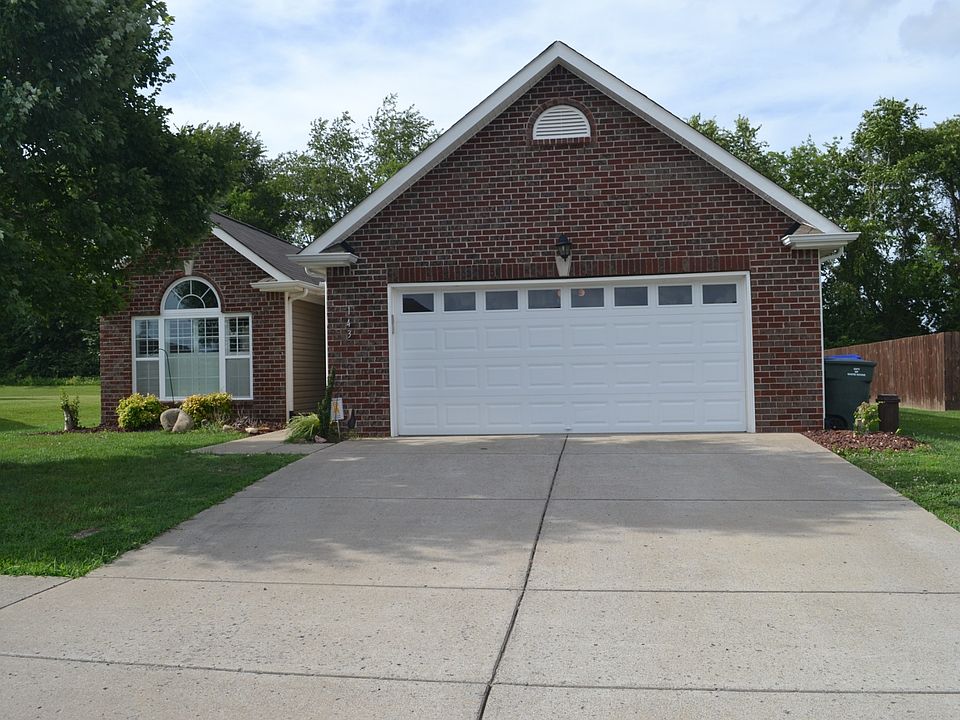 2nd image of 143 Pierre Pl