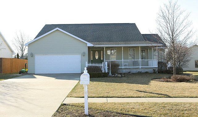 1st image of 370 Buckman Dr