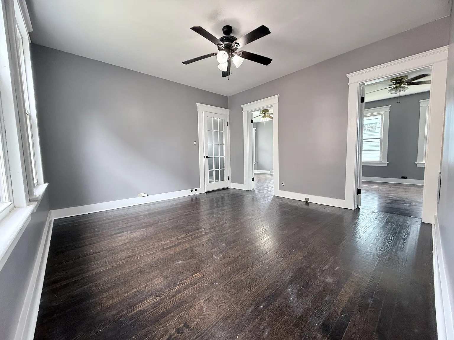 3 bed, 900 sqft, $2,500 — Photo 3