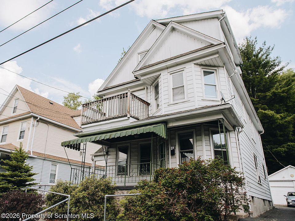 1st image of 2224 Capouse Ave