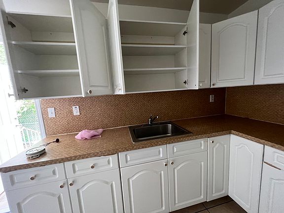 4th image of 2446 NE 184th St #2448
