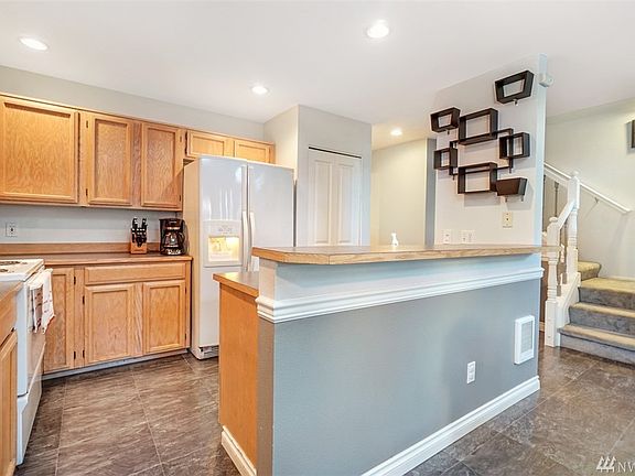 5th image of 6711 S 239th Pl #102