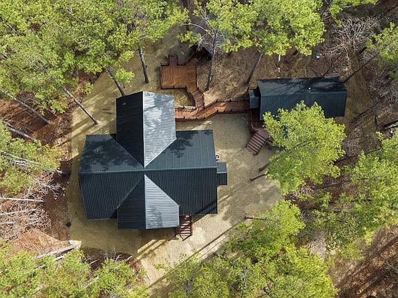 4th image of 134 Mahogany Rd