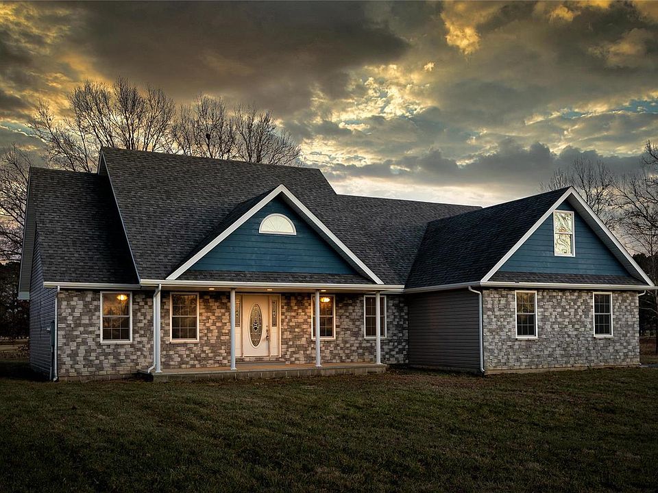 1st image of 304 McVicker Dr