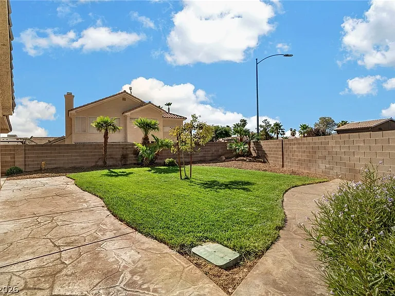 4552 Gonzales Dr — Photo 8