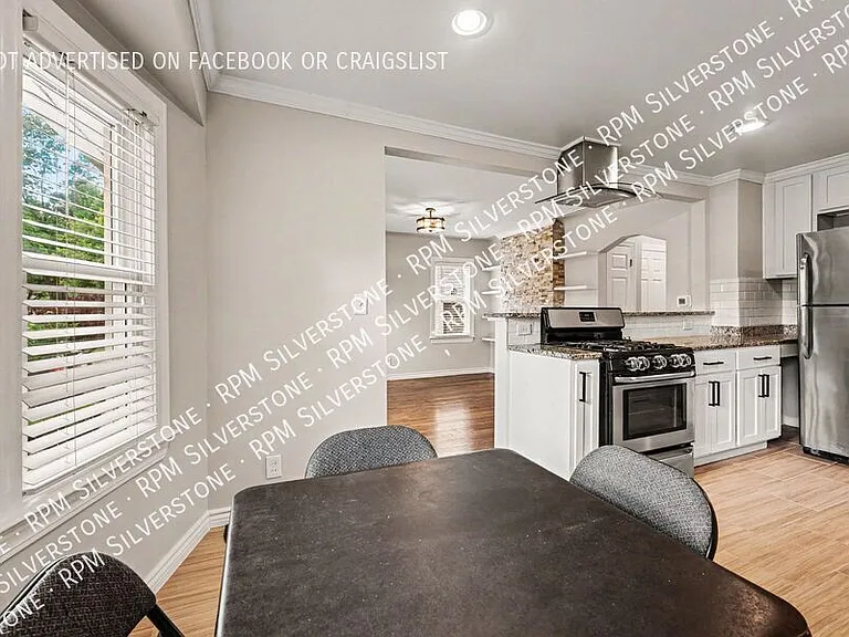 1403 N Altadena Ave — Photo 10