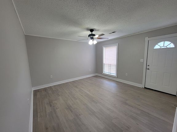3rd image of 3407 Bradcrest Dr