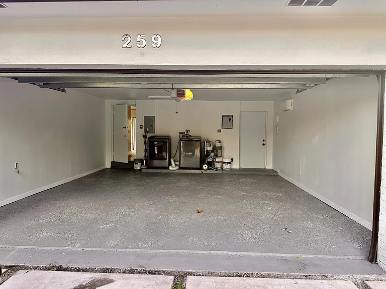 259 Kansas Ave — Photo 23