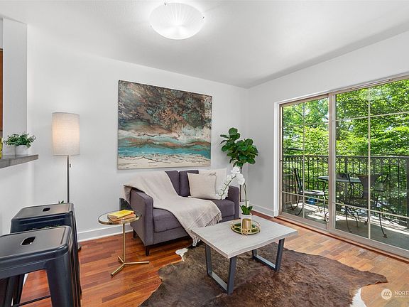 2nd image of 700 E Denny Way #203