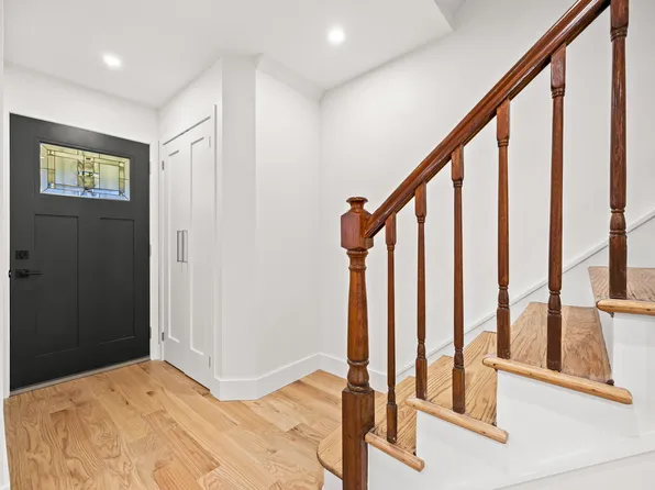 2567 East 29th Street image 3 of 31