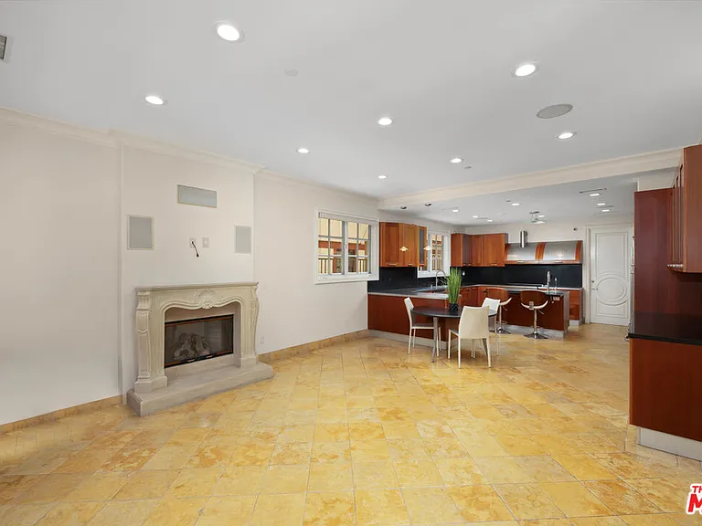 314 N Palm Dr — Photo 34
