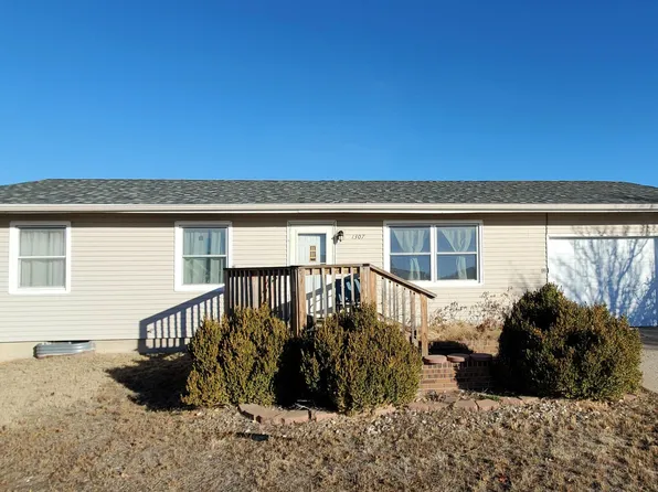 1307 E 30th St, Hays, KS 67601