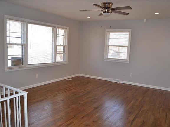 4th image of 3011 E 23rd St