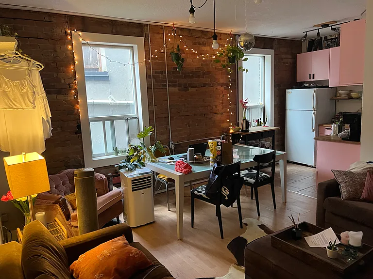 225 Gladstone Ave — Photo 31