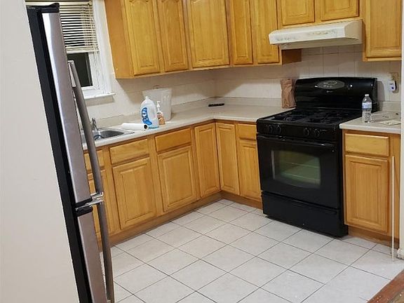 4th image of 197 Boyd Ave Floor 2
