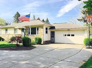 5998 Barton Rd, North Olmsted, OH 44070