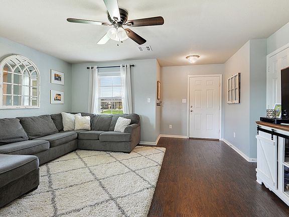 3rd image of 35038 Rayville Dr
