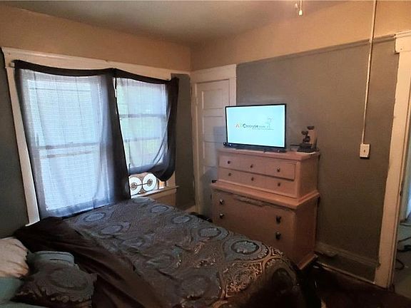 5th image of 10309 Parkgate Ave