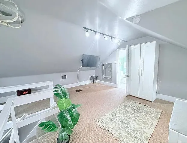 4 bed, 2.5 bath, 250 sqft, $797 — Photo 3